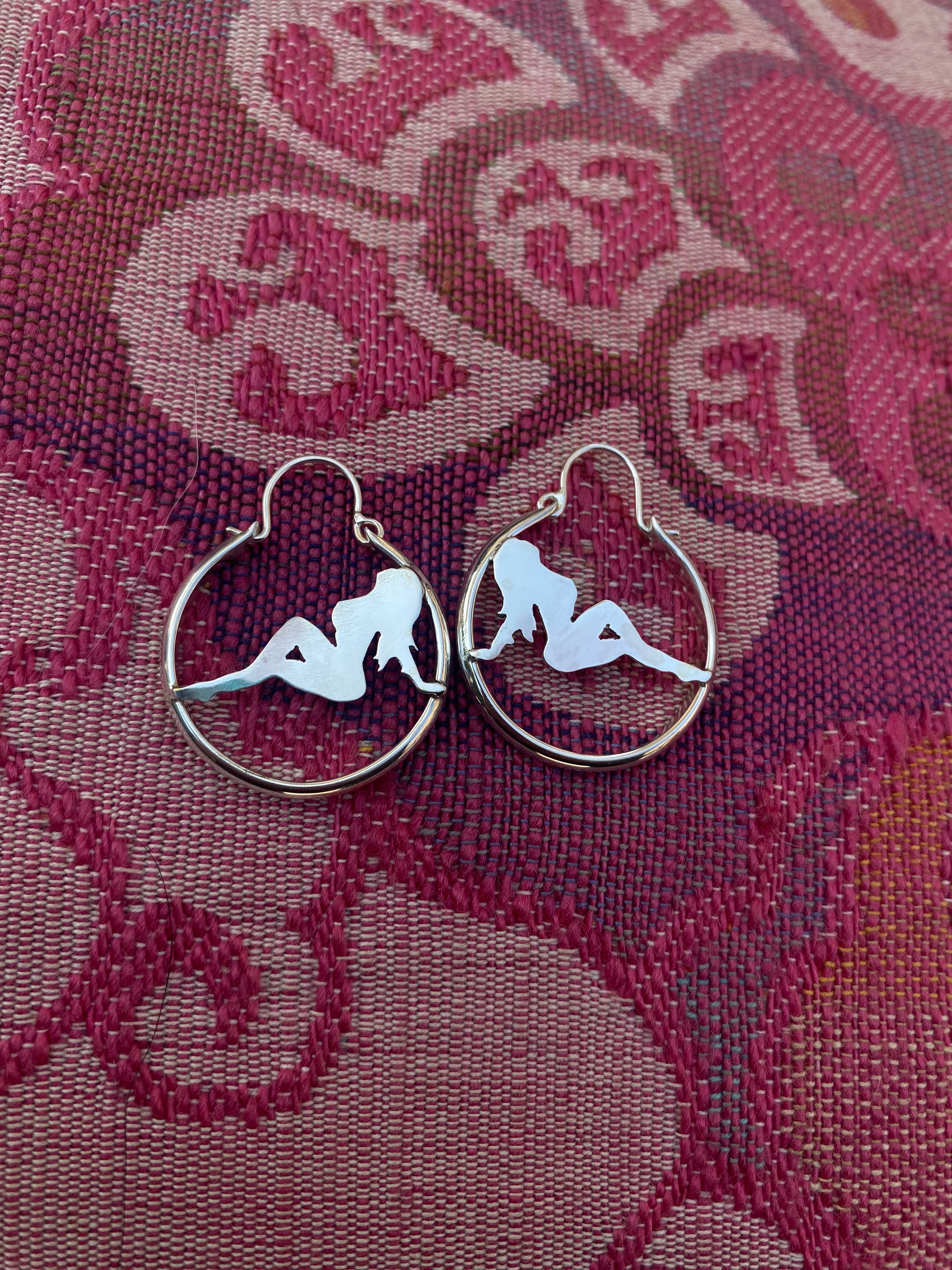 Silhouette Hoops